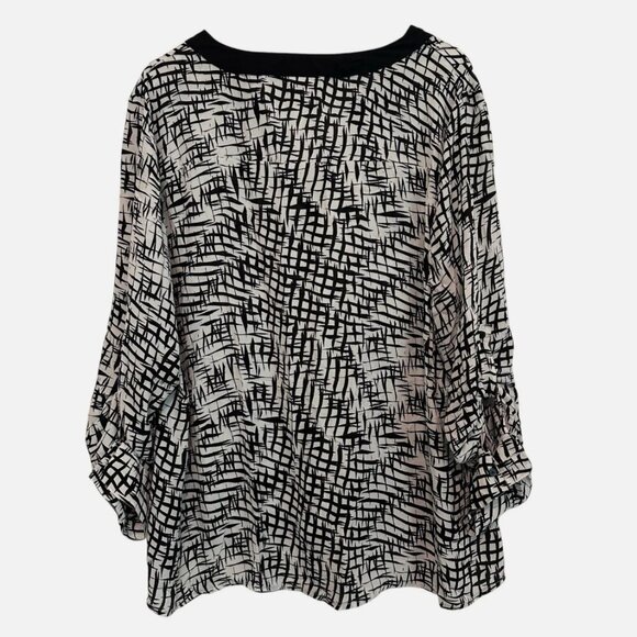 Women's 3X Black White V-Neck Work Casual PLUS Flowy Roll Tab Sleeve Blouse - Picture 4 of 4